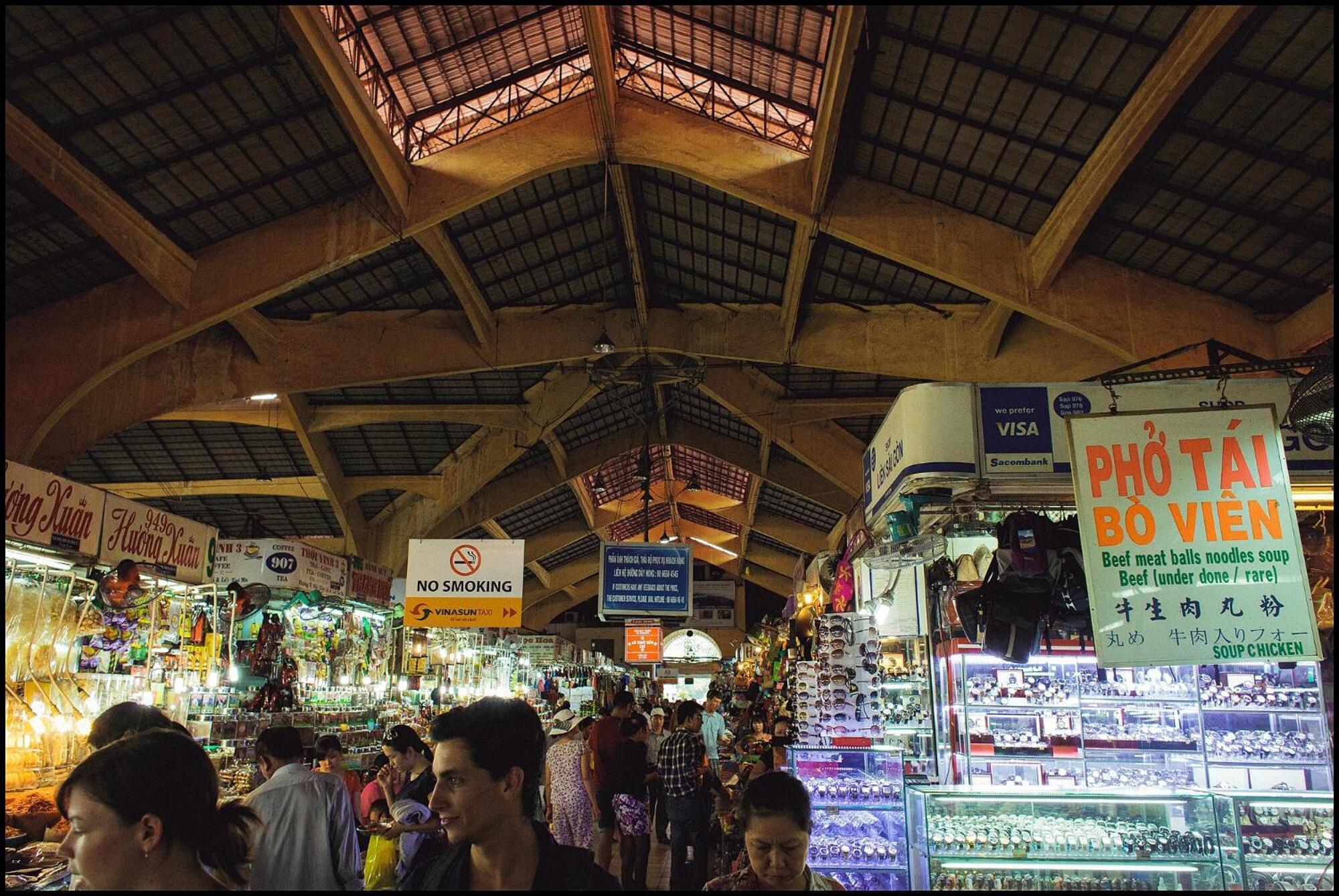 Ban Cong Luxury Tuyet Dep Trung Tam Q1-gia Uu Dai Hô Chi Minh-Ville