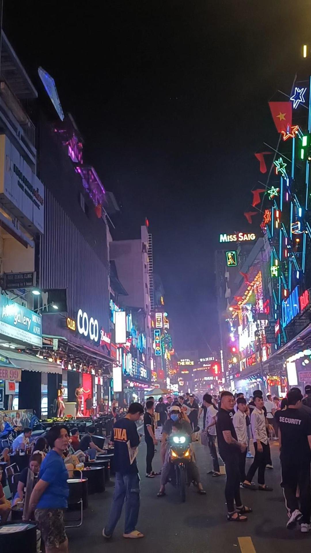 Ban Cong Luxury Tuyet Dep Trung Tam Q1-gia Uu Dai Appart hôtel